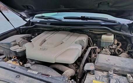 Toyota Land Cruiser 200, 2010 год, 3 000 000 рублей, 5 фотография