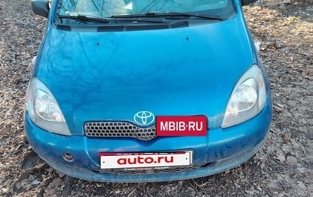 Toyota Yaris I рестайлинг, 2001 год, 100 000 рублей, 1 фотография