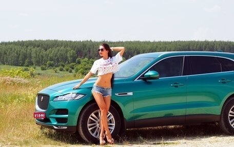 Jaguar F-Pace, 2017 год, 2 690 000 рублей, 1 фотография