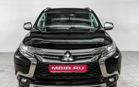 Mitsubishi Pajero Sport III рестайлинг, 2017 год, 3 350 000 рублей, 2 фотография
