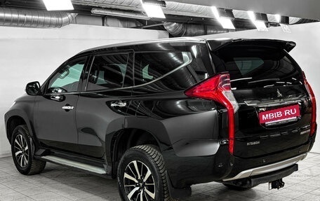 Mitsubishi Pajero Sport III рестайлинг, 2017 год, 3 350 000 рублей, 6 фотография