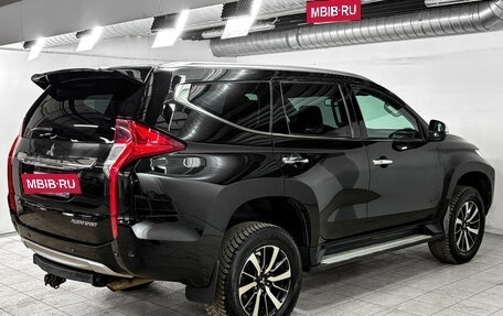 Mitsubishi Pajero Sport III рестайлинг, 2017 год, 3 350 000 рублей, 4 фотография