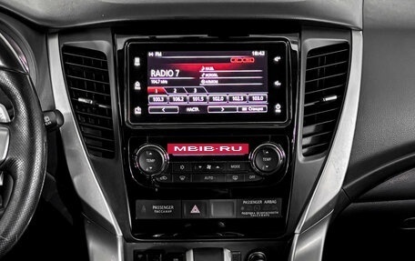 Mitsubishi Pajero Sport III рестайлинг, 2017 год, 3 350 000 рублей, 12 фотография