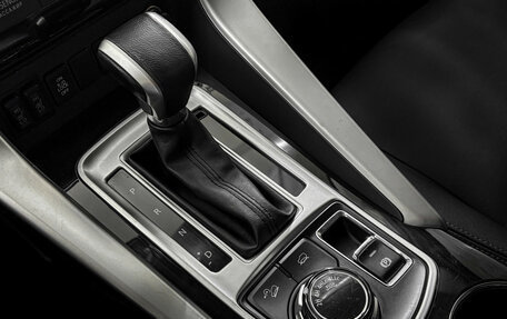 Mitsubishi Pajero Sport III рестайлинг, 2017 год, 3 350 000 рублей, 15 фотография