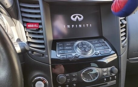 Infiniti QX70, 2016 год, 2 850 000 рублей, 8 фотография