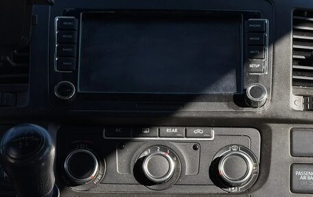 Volkswagen Caravelle T5, 2012 год, 2 100 000 рублей, 4 фотография