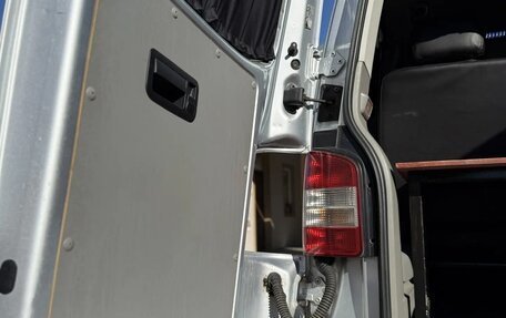 Volkswagen Caravelle T5, 2012 год, 2 100 000 рублей, 13 фотография