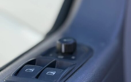 Volkswagen Caravelle T5, 2012 год, 2 100 000 рублей, 22 фотография