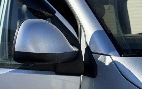 Volkswagen Caravelle T5, 2012 год, 2 100 000 рублей, 28 фотография