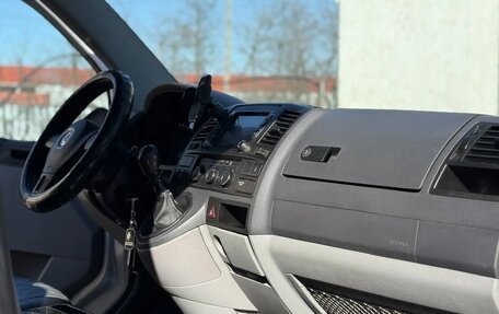 Volkswagen Caravelle T5, 2012 год, 2 100 000 рублей, 26 фотография