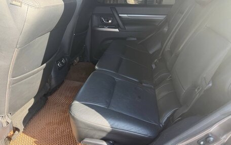 Mitsubishi Pajero IV, 2015 год, 2 860 000 рублей, 14 фотография