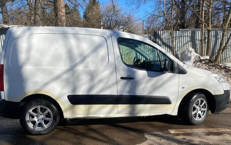 Peugeot Partner II рестайлинг 2, 2011 год, 450 000 рублей, 8 фотография