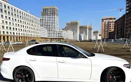 Alfa Romeo Giulia II, 2019 год, 4 000 000 рублей, 14 фотография