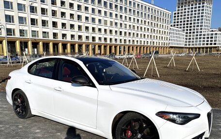 Alfa Romeo Giulia II, 2019 год, 4 000 000 рублей, 15 фотография