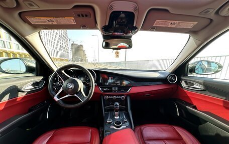 Alfa Romeo Giulia II, 2019 год, 4 000 000 рублей, 19 фотография