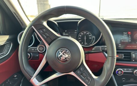 Alfa Romeo Giulia II, 2019 год, 4 000 000 рублей, 22 фотография
