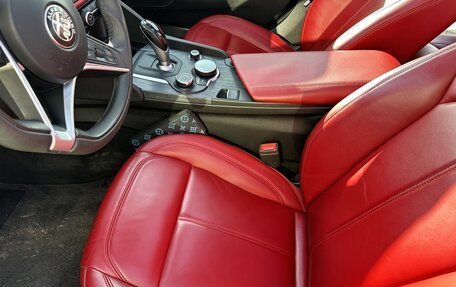 Alfa Romeo Giulia II, 2019 год, 4 000 000 рублей, 24 фотография