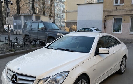 Mercedes-Benz E-Класс, 2010 год, 1 380 000 рублей, 2 фотография
