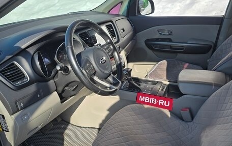 KIA Carnival III, 2017 год, 2 390 000 рублей, 4 фотография