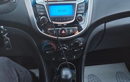 Hyundai Solaris II рестайлинг, 2012 год, 920 000 рублей, 8 фотография