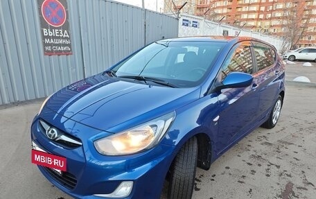 Hyundai Solaris II рестайлинг, 2012 год, 920 000 рублей, 4 фотография
