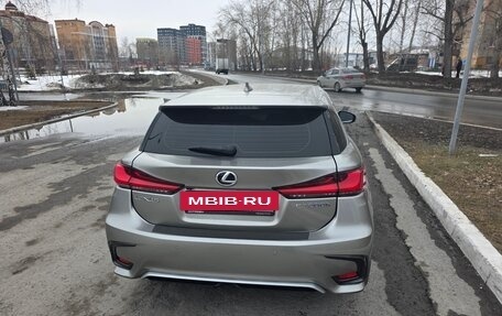 Lexus CT I рестайлинг, 2017 год, 2 370 000 рублей, 5 фотография
