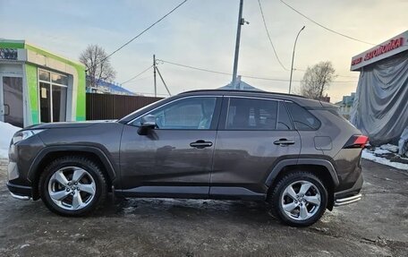 Toyota RAV4, 2020 год, 3 000 000 рублей, 4 фотография