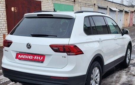 Volkswagen Tiguan II, 2018 год, 2 300 000 рублей, 4 фотография