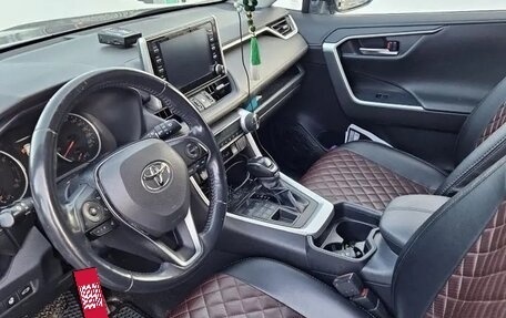 Toyota RAV4, 2020 год, 3 000 000 рублей, 7 фотография