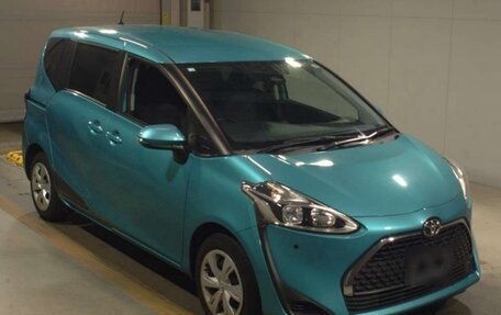 Toyota Sienta II, 2021 год, 1 599 000 рублей, 20 фотография