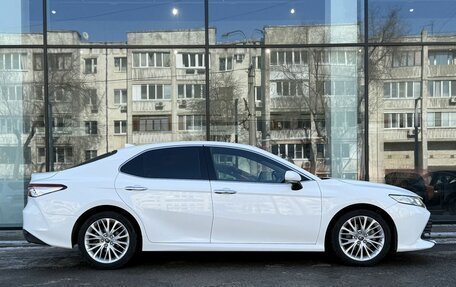 Toyota Camry, 2018 год, 2 820 000 рублей, 4 фотография