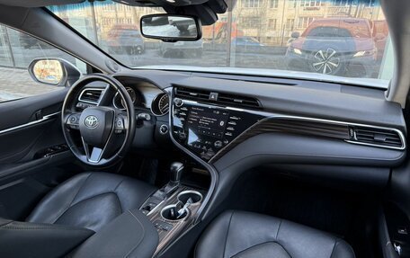 Toyota Camry, 2018 год, 2 820 000 рублей, 9 фотография