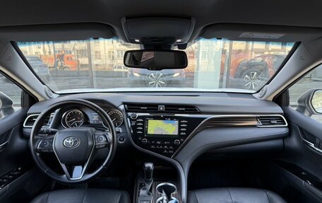 Toyota Camry, 2018 год, 2 820 000 рублей, 11 фотография