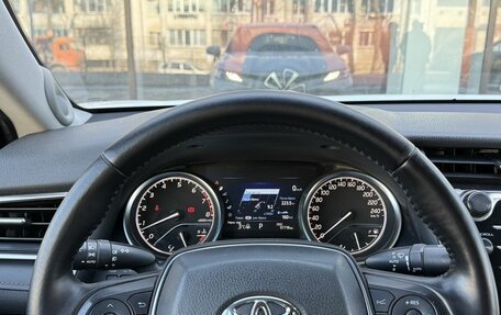 Toyota Camry, 2018 год, 2 820 000 рублей, 14 фотография