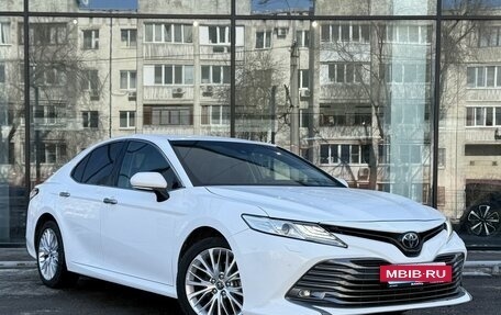 Toyota Camry, 2018 год, 2 820 000 рублей, 3 фотография