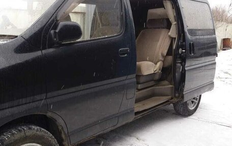 Toyota Grand HiAce I, 2002 год, 800 000 рублей, 2 фотография