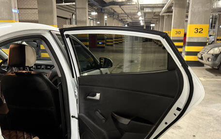 KIA Rio III рестайлинг, 2015 год, 1 049 000 рублей, 19 фотография