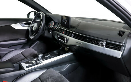 Audi A4, 2019 год, 3 090 000 рублей, 10 фотография