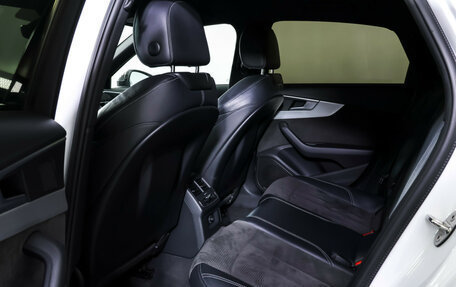 Audi A4, 2019 год, 3 090 000 рублей, 11 фотография