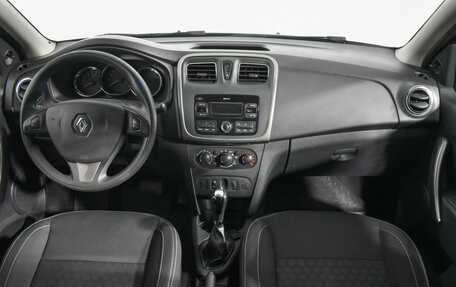 Renault Logan II, 2018 год, 786 900 рублей, 13 фотография