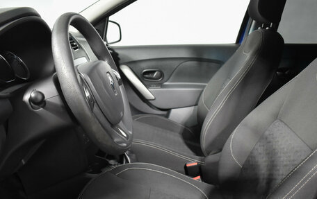 Renault Logan II, 2018 год, 786 900 рублей, 10 фотография