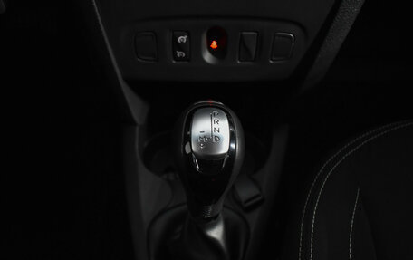 Renault Logan II, 2018 год, 786 900 рублей, 16 фотография