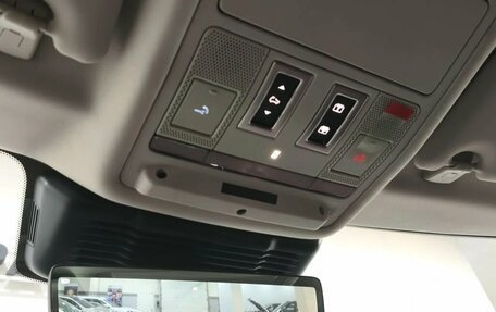 Land Rover Range Rover Evoque II, 2025 год, 6 090 000 рублей, 17 фотография