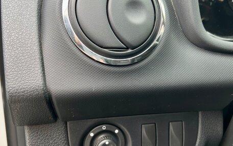 Renault Sandero II рестайлинг, 2017 год, 890 000 рублей, 18 фотография