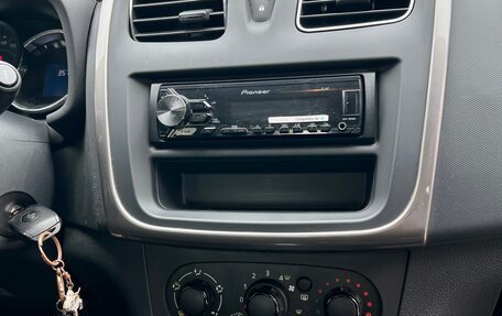 Renault Sandero II рестайлинг, 2017 год, 890 000 рублей, 14 фотография