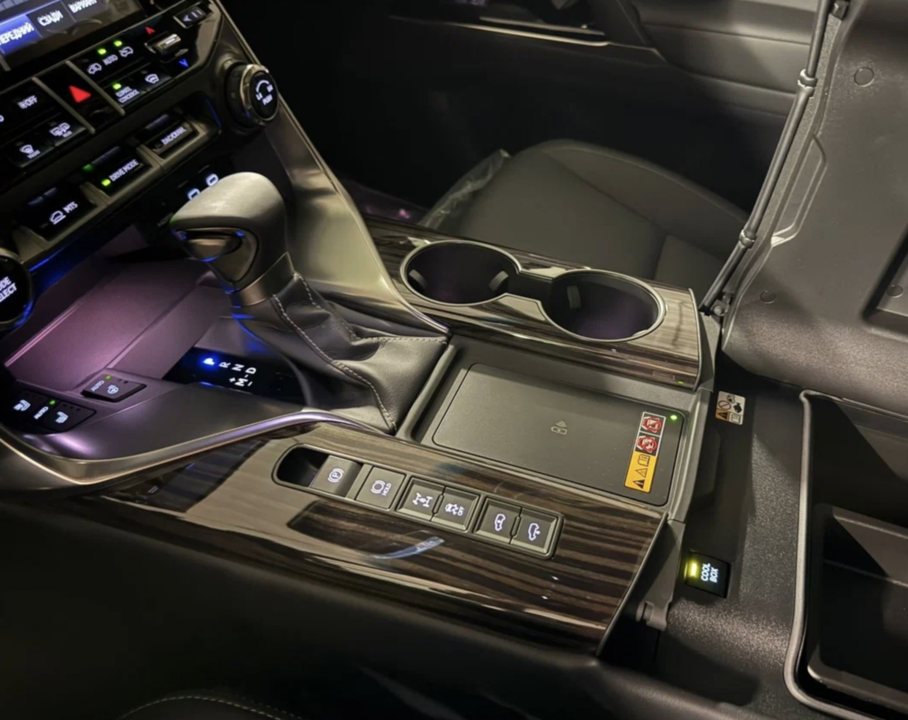 Lexus LX III рестайлинг 2, 2025 год, 19 000 000 рублей, 5 фотография