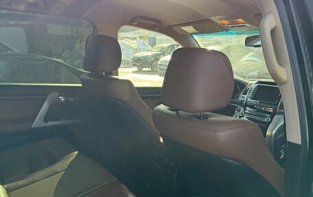 Toyota Land Cruiser 200, 2015 год, 4 800 000 рублей, 16 фотография