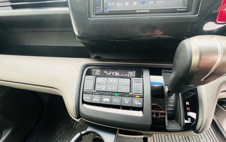 Honda Stepwgn IV, 2016 год, 1 600 000 рублей, 13 фотография