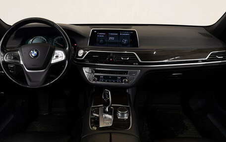 BMW 7 серия, 2018 год, 3 600 000 рублей, 8 фотография