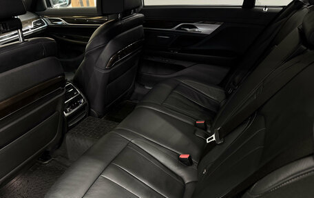 BMW 7 серия, 2018 год, 3 600 000 рублей, 19 фотография